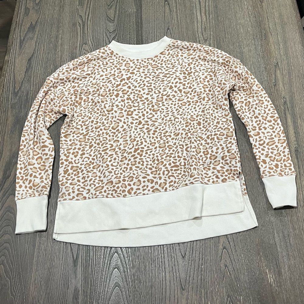Time & True Sweater Crew Neck Leopard Pattern Hi-Lo Hem Side Slit Cream Brown S